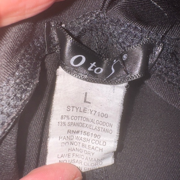 Cutout sides leggings size L run small - Picture 2 of 5